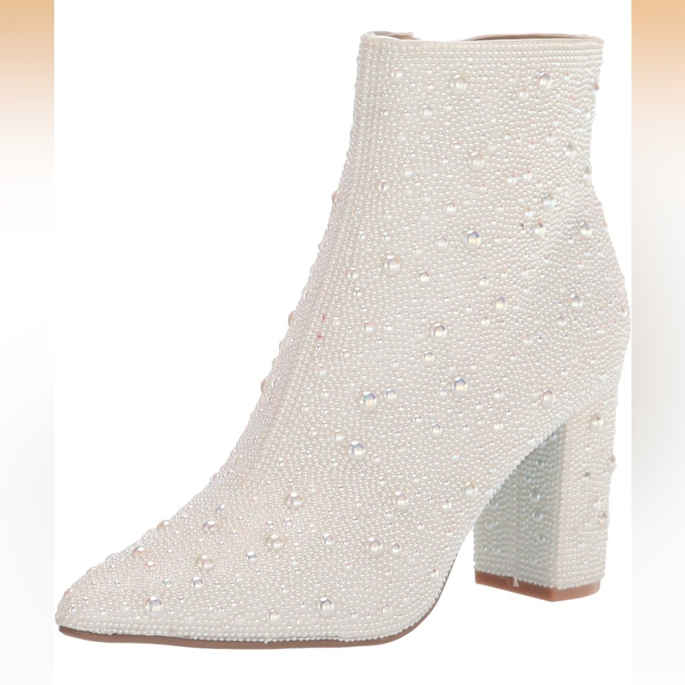 NWOT Betsey Johnson Ivory Pearl & Crystal Ankle Booties